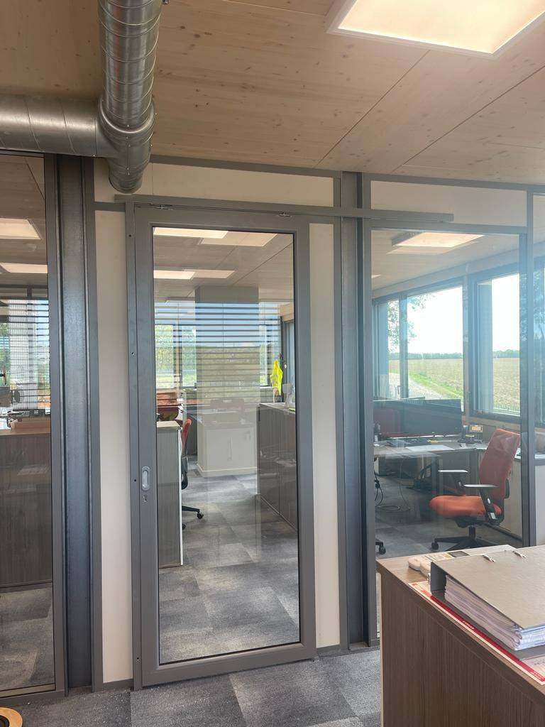 Pose de cloisons amovibles acoustiques pour bureau à Genas dans le Rhône 69