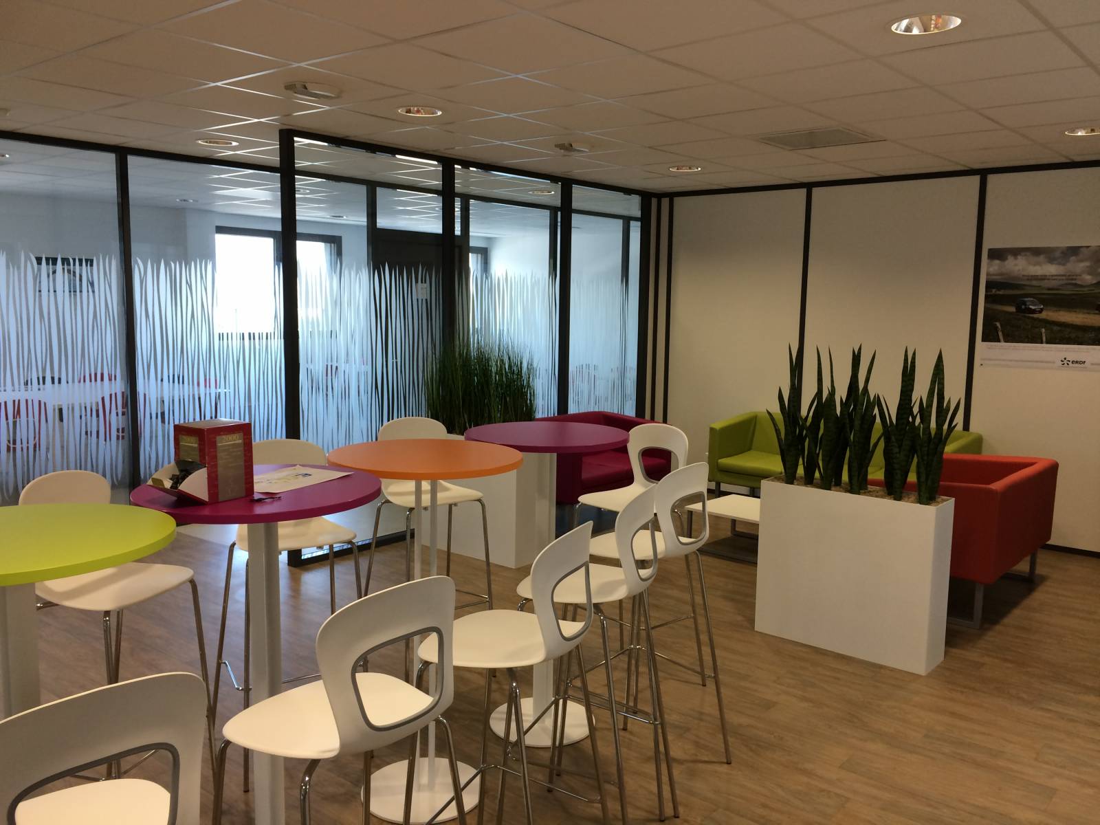 aménagement d'un espace collaboratif avec cloison vitrée toute hauteur à Lyon